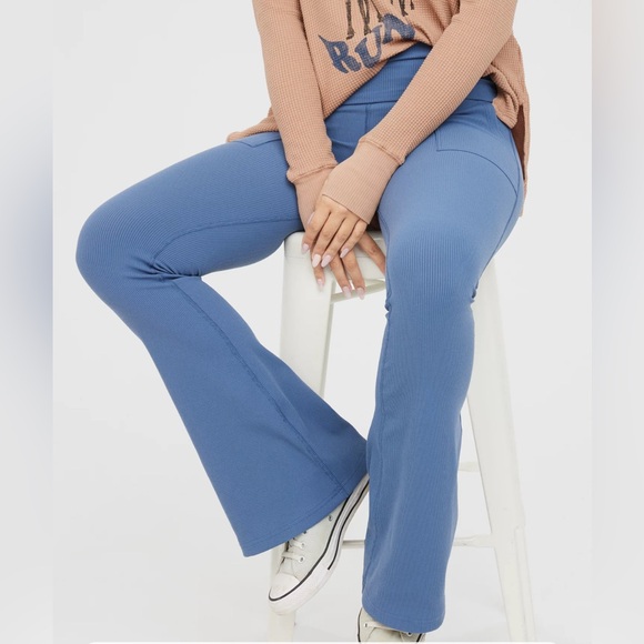 Offline By Arie Foldover‎ Low Rise Flare Pants Size Small Short Color Blue - Picture 2 of 8